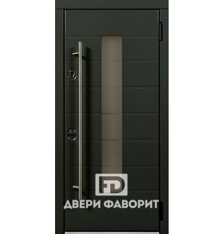 стальная дверь со секлом в коттедж окрашена цинкогрунтом