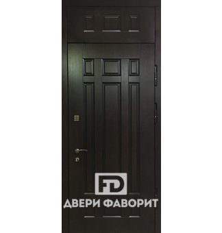недорогая дверь с отделкой из МДФ и верхней вставкой