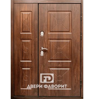 недорогая дверь с боковой вставкой, двумя замками и отделкой МДФ