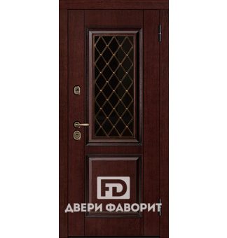 металлическая уличная дверь со стеклом и ковкой отделана мдф панелью