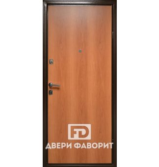 недорогая дверь для стандартного проема